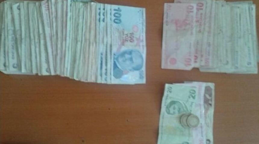 13 Yaşındaki İki &Ccedil;ocuk, Okuldaki Yardım Paralarını &Ccedil;aldı