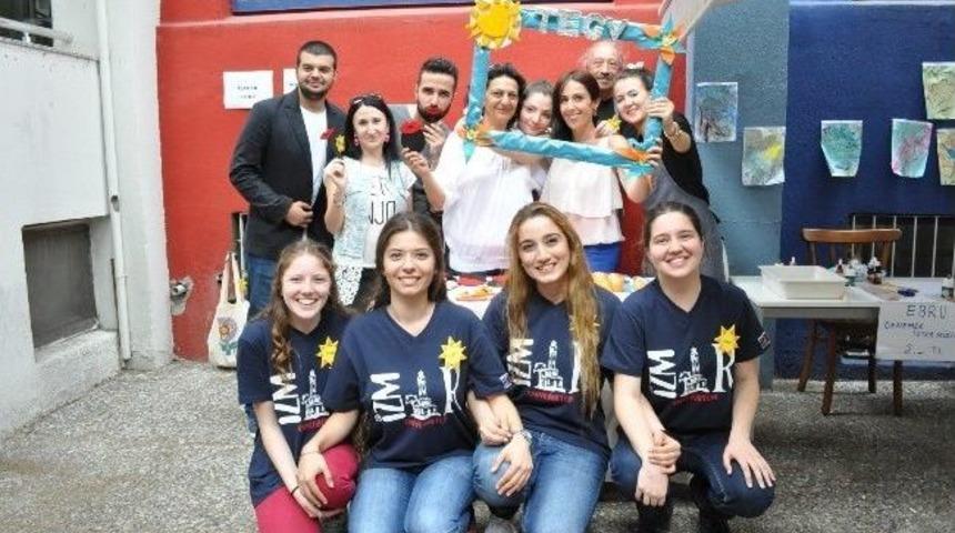 İzmir &Uuml;niversitesi &Ouml;ğrencilerinden Tegv&rsquo;li &Ccedil;ocuklara Anlamlı Destek