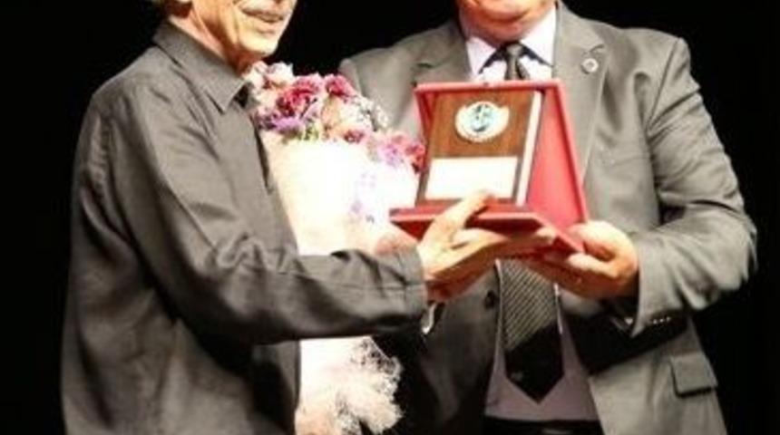 Tire Ve &Ouml;demiş&rsquo;te Nazım Hikmet Duyarlılığı