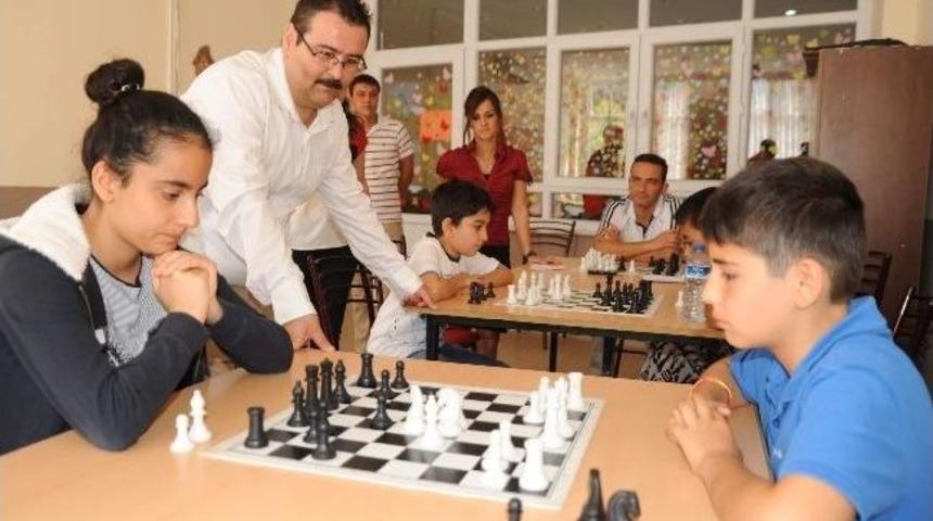 Satran&ccedil; Turnuvası Şampiyonları Belli Oldu