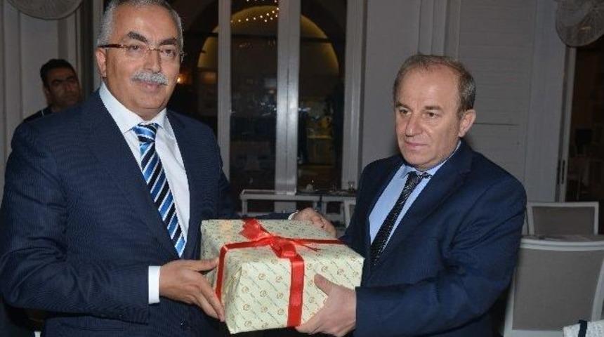 Vali &Ouml;zt&uuml;rk&rsquo;ten Eski Muratpaşa Kaymakamı Yeni Tokat Valisi Can&rsquo;a Veda Yemeği