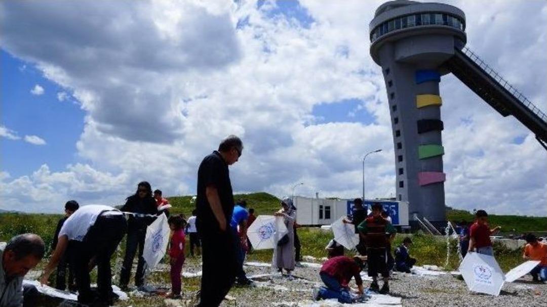 Kule Manzaralı U&ccedil;urtma Şenliği