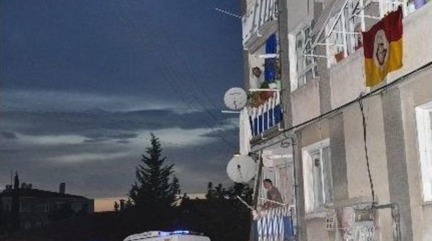 Yeni Evlendiği Karısının G&ouml;zleri &Ouml;n&uuml;nde İntihar Etti