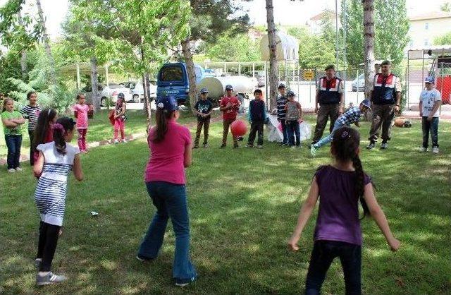 İlkokul Öğrencileri Alkolmetreye Üfledi