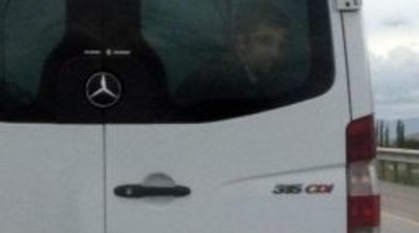 Minib&uuml;s Bagajında Yolculuk