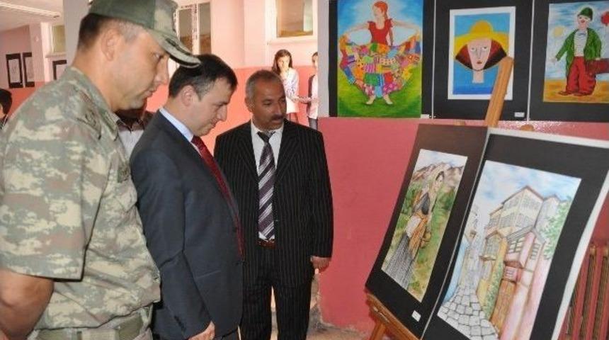 Suşehri Atat&uuml;rk Ortaokulu Resim Ve Teknoloji Sergisi A&ccedil;tı