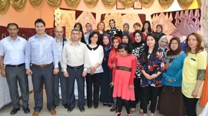 Kulu&rsquo;da Takı Tasarım Ve Giyim Sergisi A&ccedil;ıldı