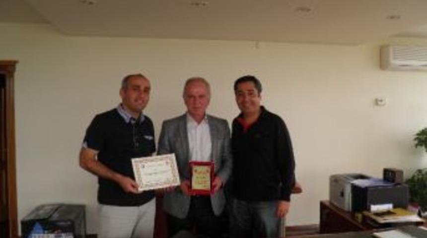 Tıp Fak&uuml;ltesi Hastanesine Bağış