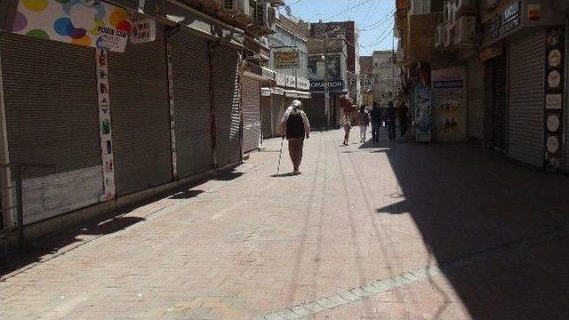 Nusaybin’de Esnaf Kepenk Açmadı