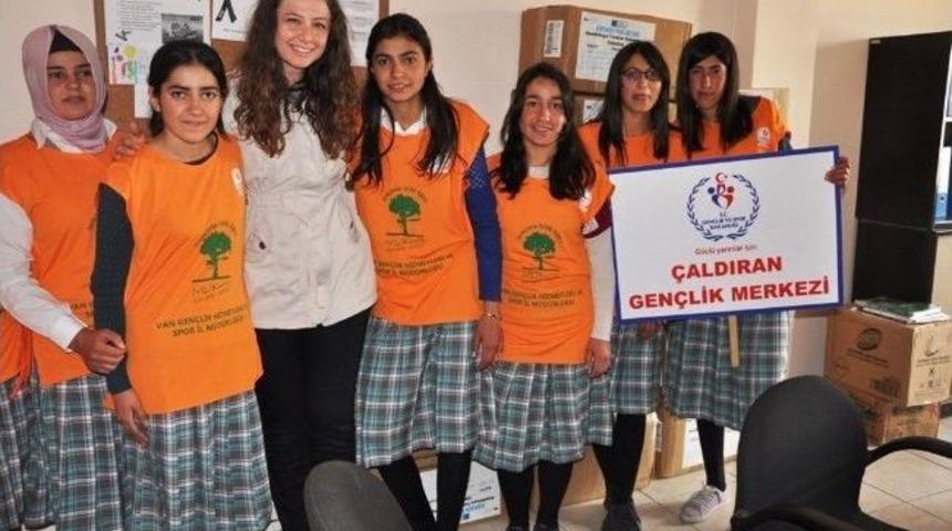 Kadık&ouml;y Ve &Uuml;mraniye Belediyelerinden Van&rsquo;a Kitap Yardımı