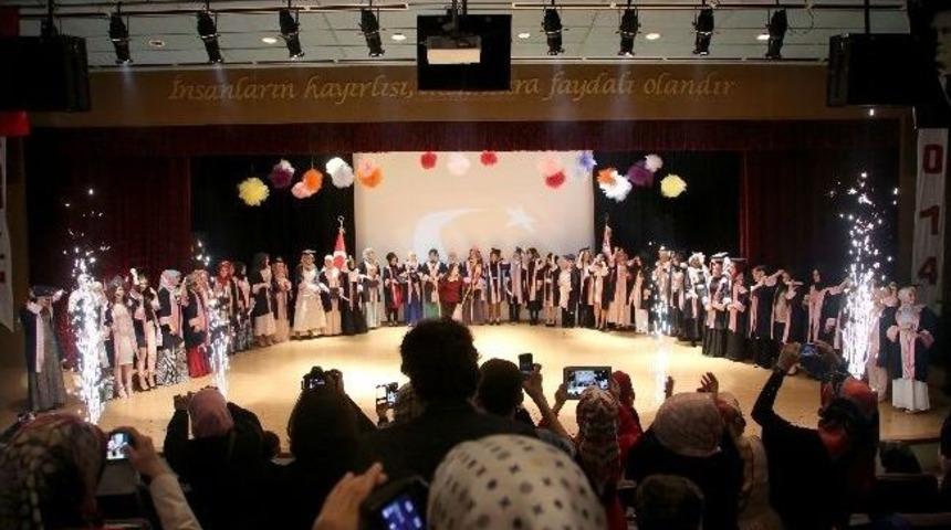 İhlas Koleji&rsquo;nde Mezuniyet Sevinci