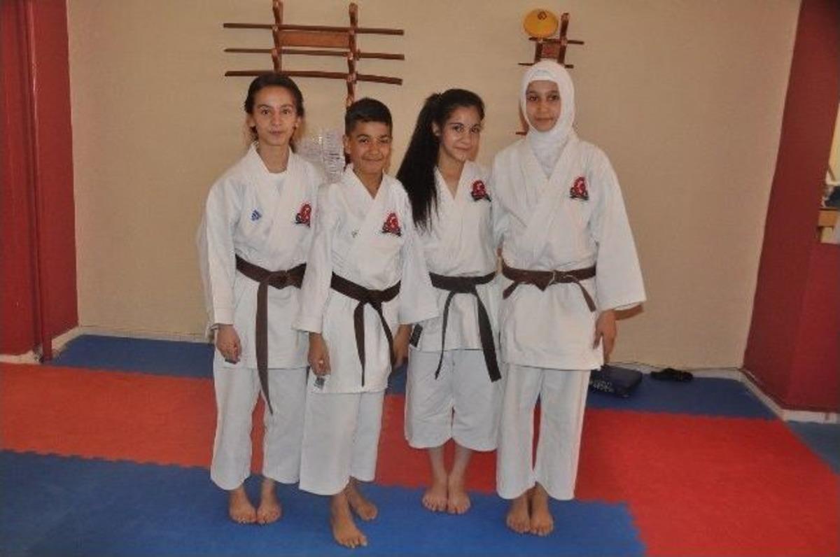 Gaziantepli Milli Takım Karatecileri Balkan Şampiyonası&rsquo;na Gitti