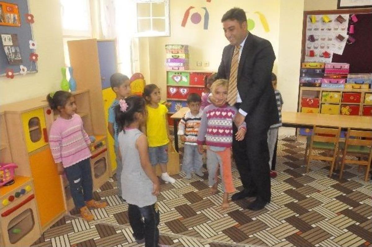 G&uuml;&ccedil;l&uuml;konak&rsquo;taki &Ouml;ğrencilere Oyuncak