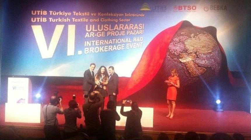 Uluslararası Ar-ge Zirvesi&rsquo;nden &Ccedil;&uuml;'ye 2 &Ouml;d&uuml;l