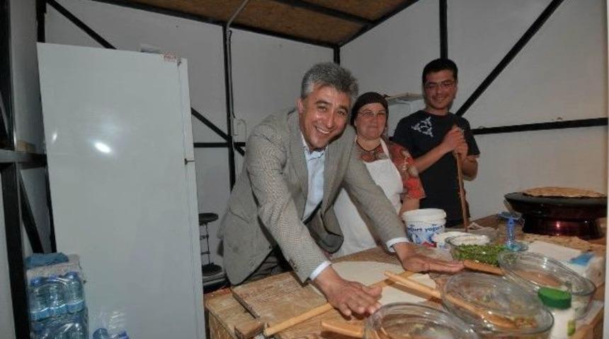 G&uuml;zelbah&ccedil;e'nin Gece Pazarı Yeniden A&ccedil;ıldı