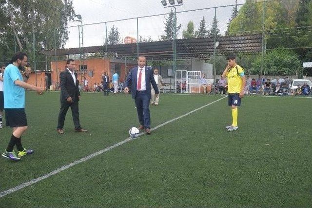 Abdullah Keskin Halı Saha Futbol Turnuvası Başladı