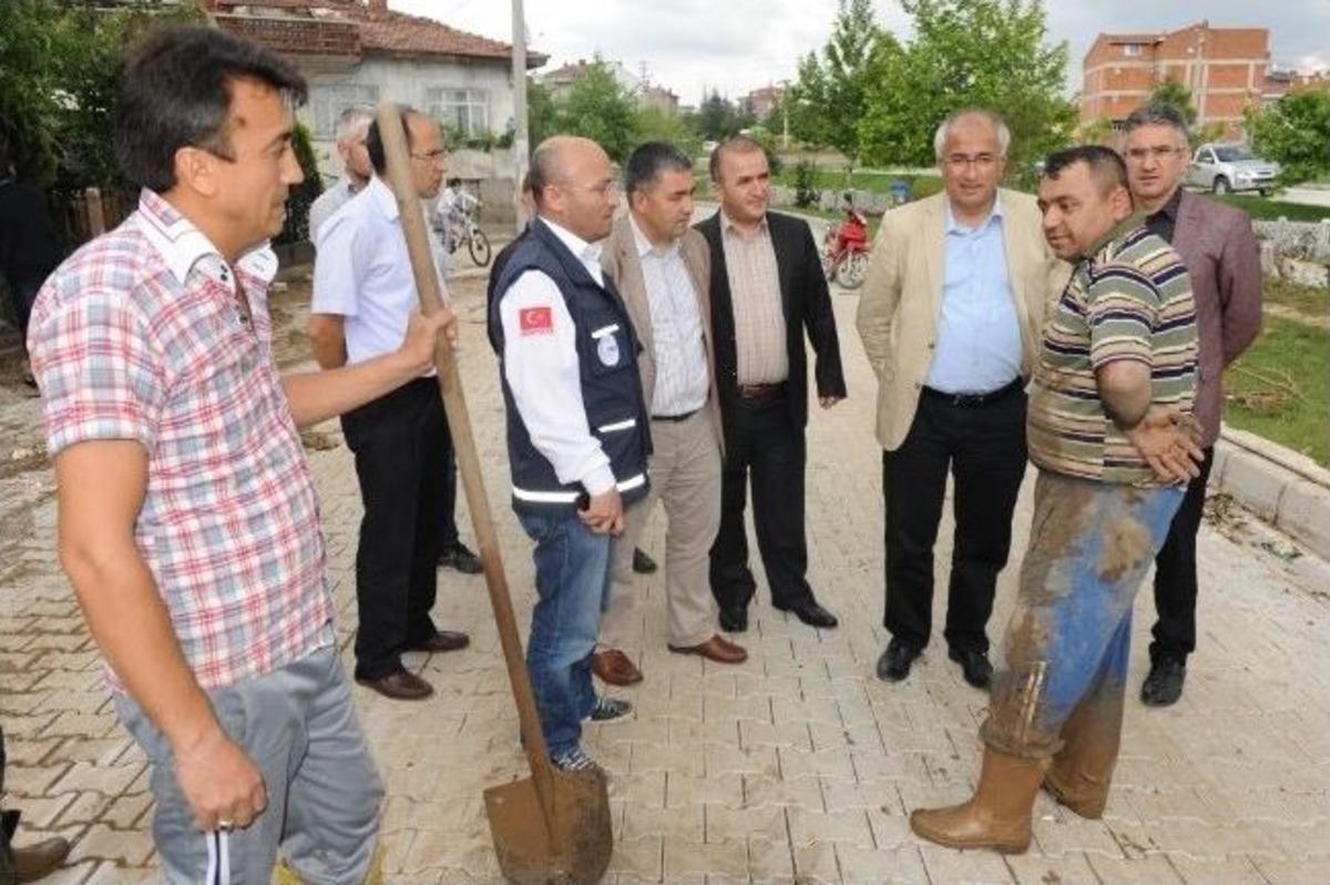 Sel Felaketinin Yaraları Sarılıyor