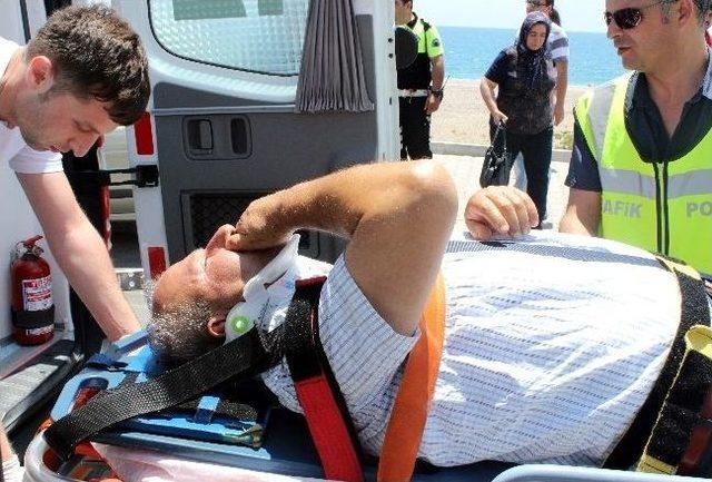 Kaldırıma &Ccedil;ıkan Ara&ccedil; Yayaya &Ccedil;arptı 3