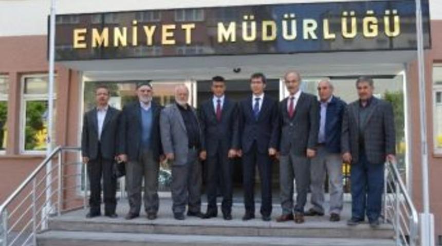 Şehit Aileleri Emniyet M&uuml;d&uuml;r&uuml;n&uuml; Ve Askerlik Şube Başkanını Ziyaret Etti