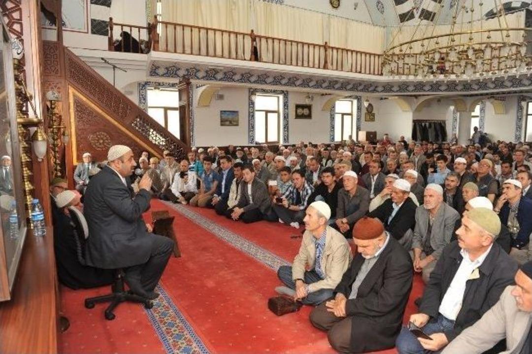 Boz&uuml;y&uuml;k'te &Ouml;mer D&ouml;ngeloğlu&rsquo;ndan Soma Şehitleri Konferansı