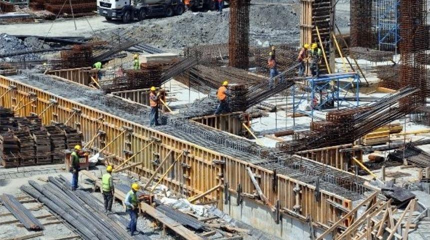 Vodafone Arena Stadı'nın İnşaatı S&uuml;r&uuml;yor