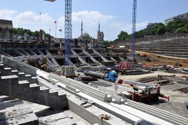 Vodafone Arena Stadı'nın İnşaatı Sürüyor