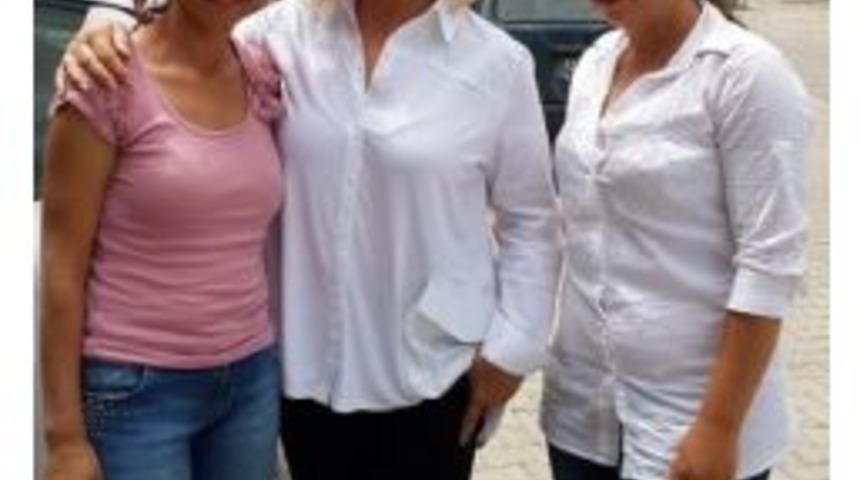 Emel Sayın Kaybettiği Annesinin Yasını Marmaris&rsquo;te Tutuyor