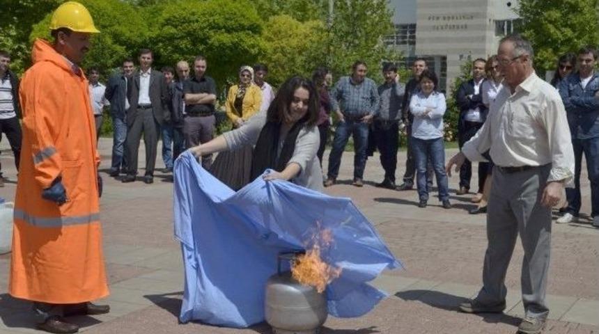 Esog&uuml; Rekt&ouml;rl&uuml;ğ&uuml; Personeline Yangın G&uuml;venliği Eğitimi