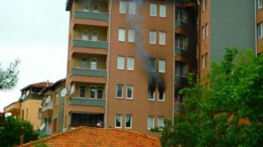 Yangında ev kullanılamaz hale geldi