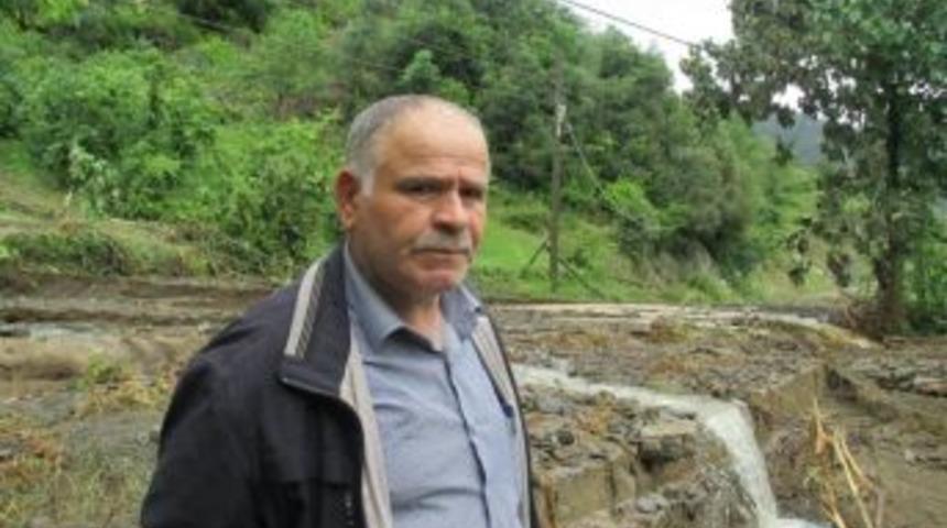 &Ouml;l&uuml;ce mahallesinde selden bir ev yıkıldı