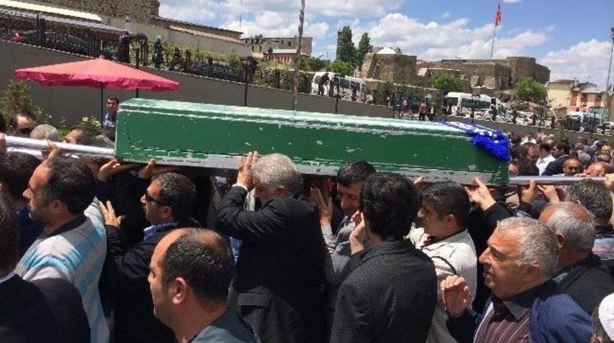 Yıldız Son Yolculuğuna Uğurlandı