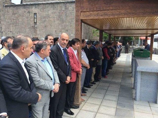 Yıldız Son Yolculuğuna Uğurlandı 1