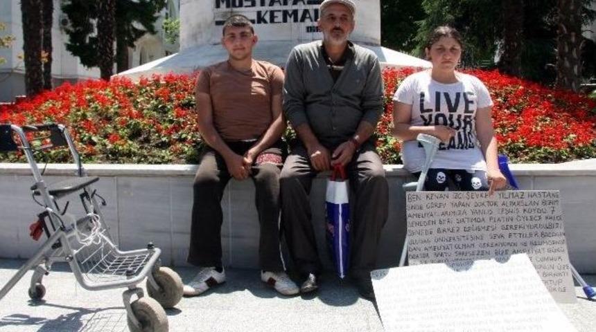 İnşaat İş&ccedil;isi Baba Sakat Kalan &Ccedil;ocukları İ&ccedil;in Eylem Yaptı