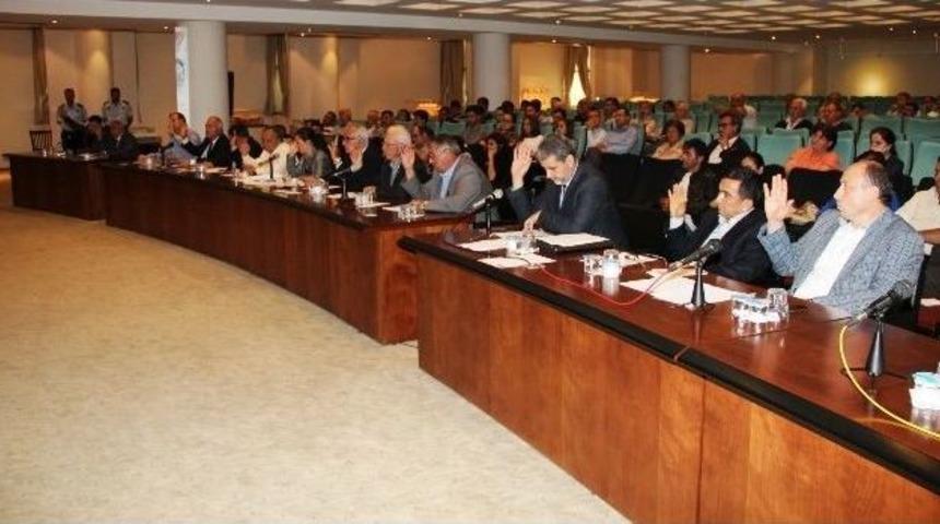 Sel&ccedil;uk'ta 17 Metre Altı Caddeler Sokak Oluyor