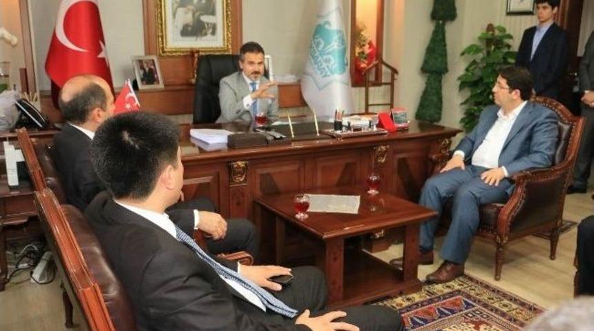 Eski Bakan Suat Kılı&ccedil;&rsquo;tan Aksaray Belediyesi&rsquo;ne Ziyaret