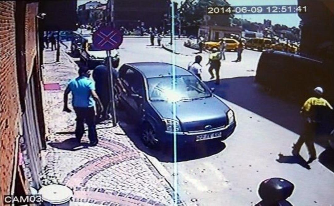 Edirne'de Silahlı Kavgaya M&uuml;dahale Etmek İsteyen Polis Vuruldu