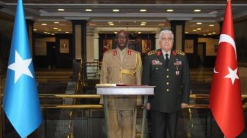 Genelkurmay Başkanı &Ouml;zel, Somali Genelkurmay Başkanı Elmı İle G&ouml;r&uuml;şt&uuml;