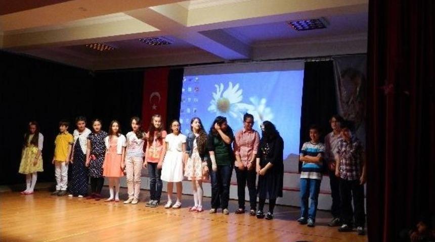 Yozgat &Ouml;zel Ergin Koleji&rsquo;nden Şiir Dinletisi