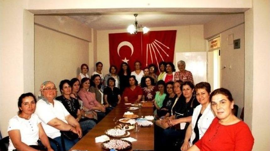 Manisa Chp Kadın Kolları Sarıg&ouml;l&rsquo;de Toplandı