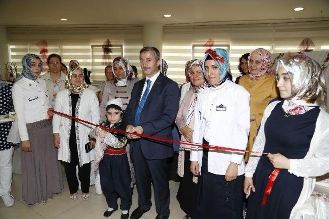 El Sanatları Sergisi A&ccedil;ıldı