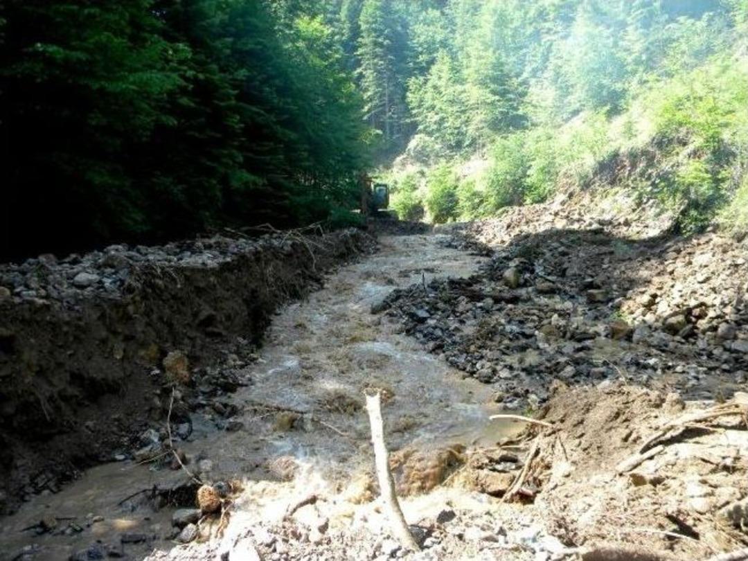 Selden Hasar G&ouml;ren İsale Hattı Onarılıyor