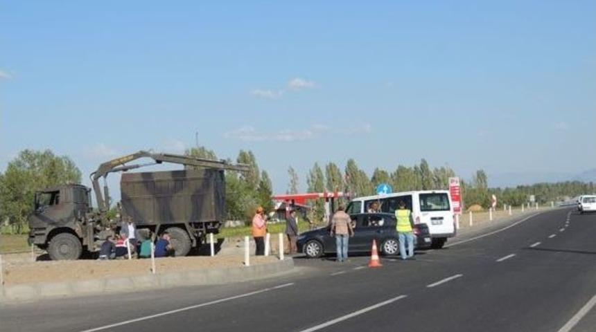 Ak Parti Y&uuml;cekapı Belde Başkanı Kaza Ge&ccedil;irdi