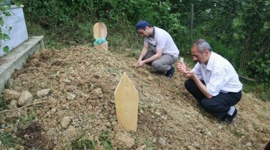 Ormanda Cesedi Bulunan Liseli Kız Toprağa Verildi