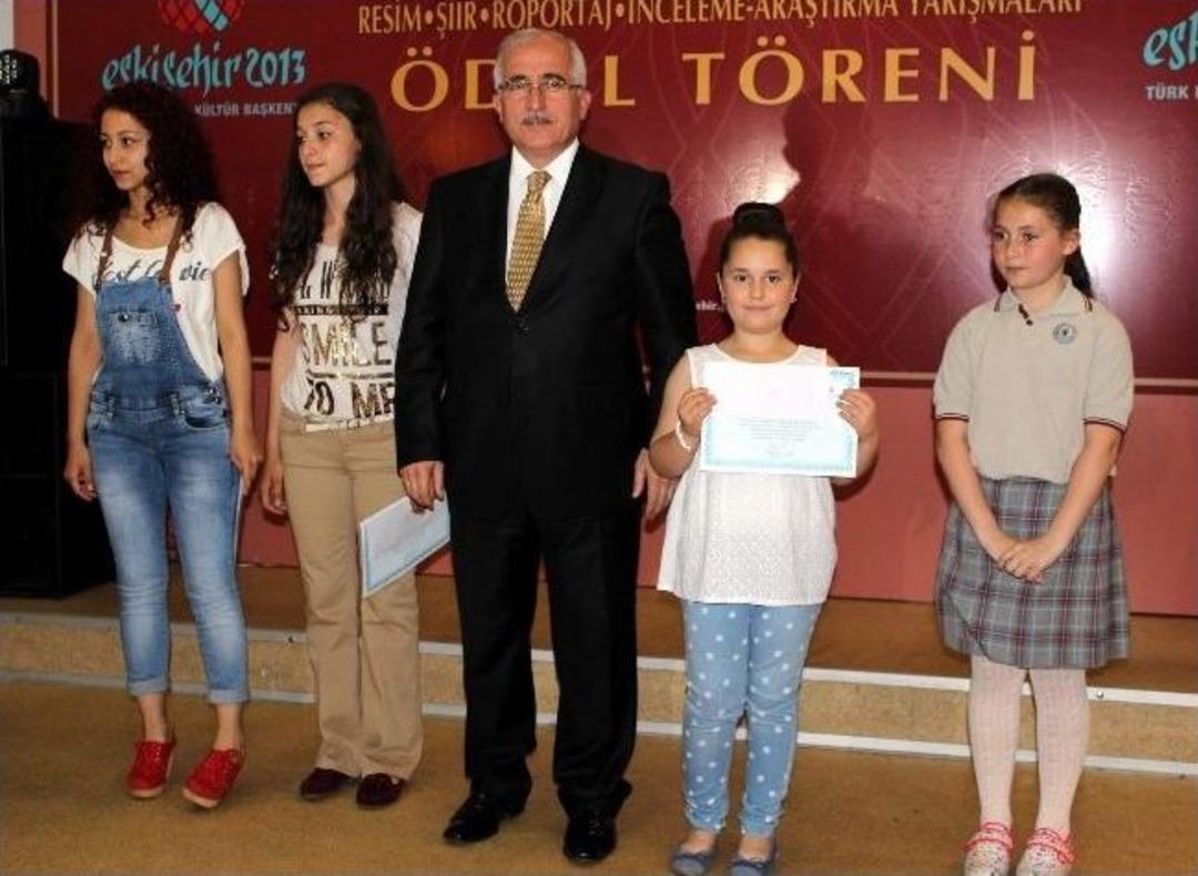 Başarılı &Ouml;ğrenciler &Ouml;d&uuml;llendirildi