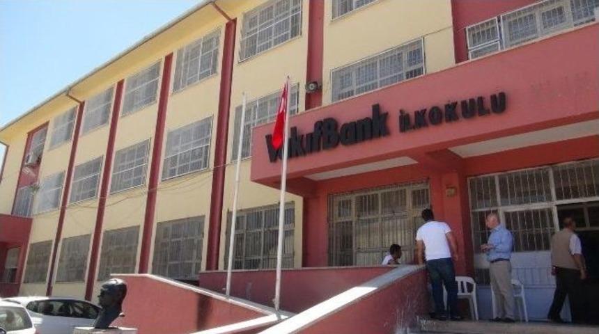 Batman&rsquo;da Okul Ve &Ouml;ğretmen Ara&ccedil;larına Saldırılar Arttı