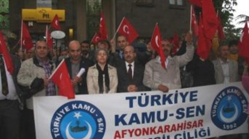 T&uuml;rk Bayrağına Yapılan Saldırı Afyonkarahisar&rsquo;da Protesto Edildi