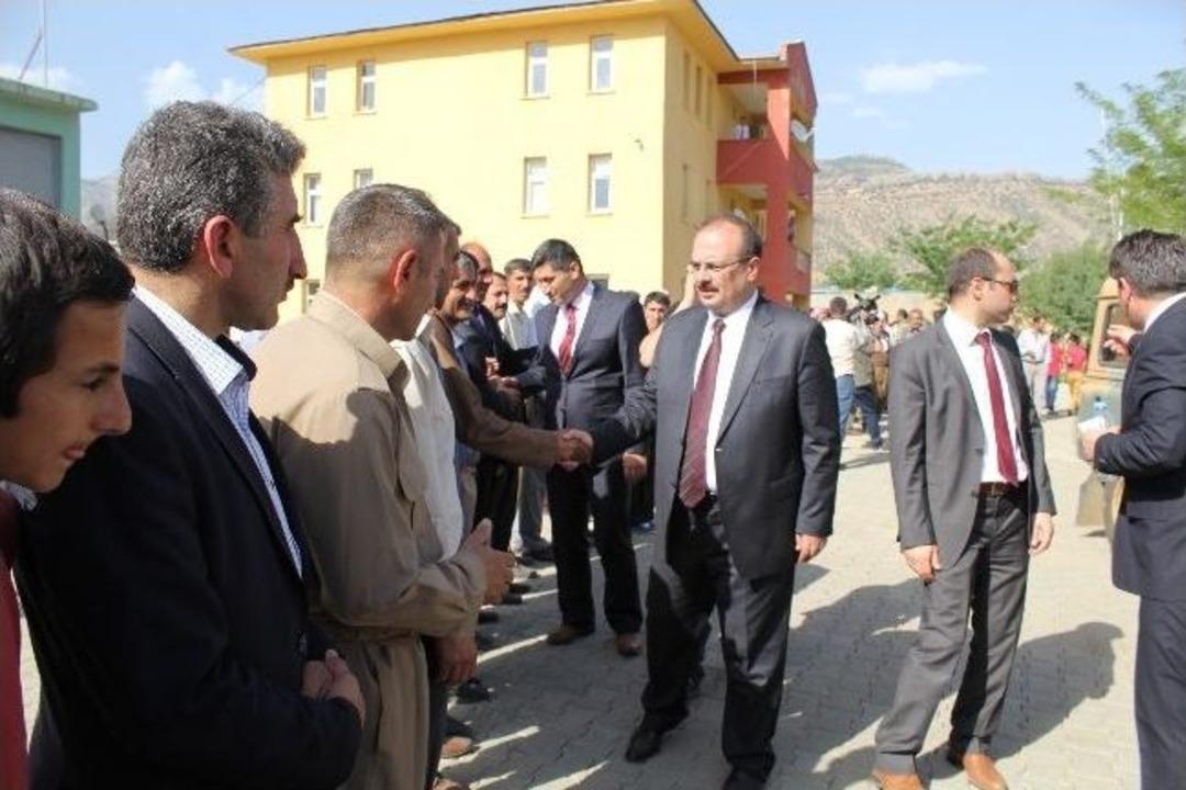 Hakkari Ve Erbil Valileri Sınırda Bir Araya Geldi