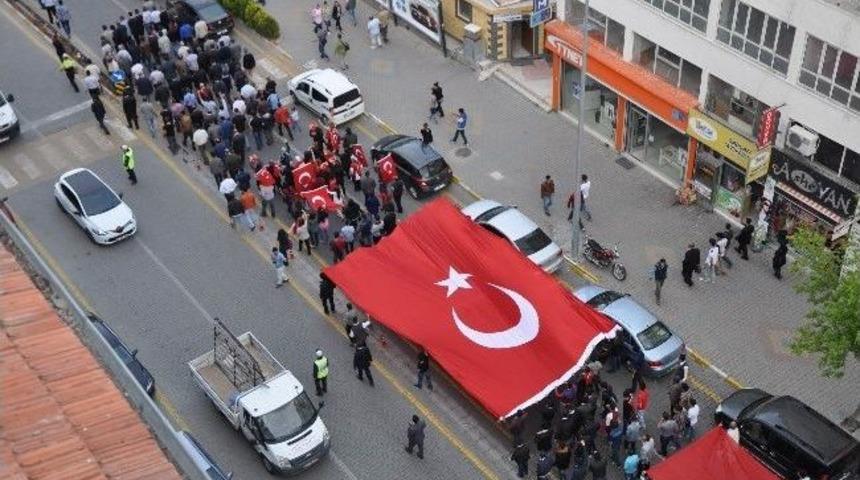 Nevşehir’de Bayrağa Saygı Yürüyüşü