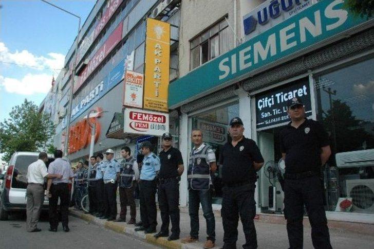 Adıyaman’da Bayrak Yürüyüşünde Gergin Anlar Yaşandı G2