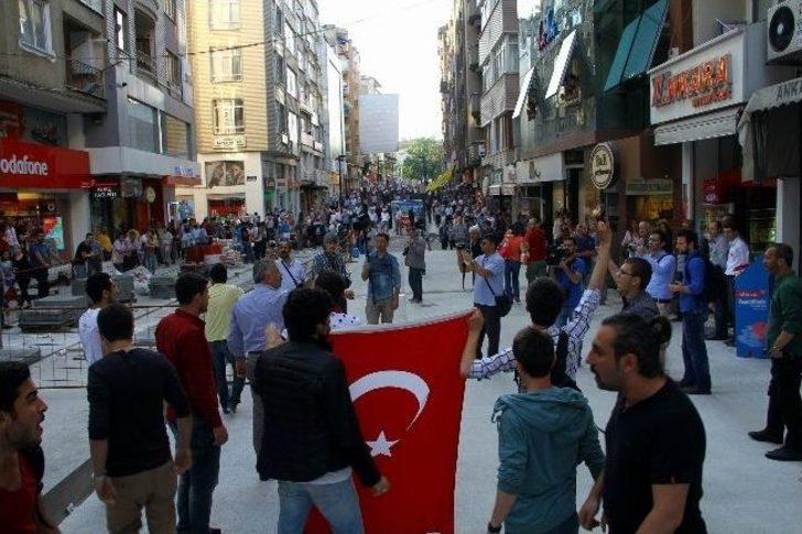 Eylemcilere Vatandaşlardan Türk Bayraklı Tepki G4